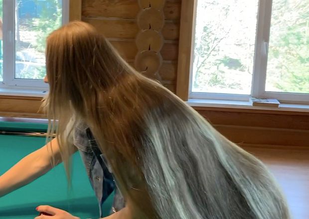 VIDEO - Pool table Rapunzel