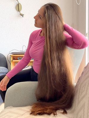 VIDEO - This is very much hair! (part 2)