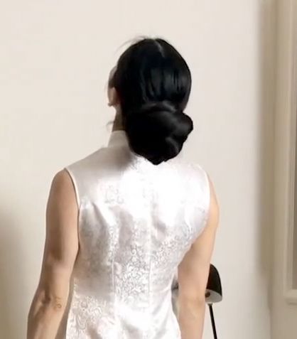 VIDEO - A lot of length, a lot of hair play