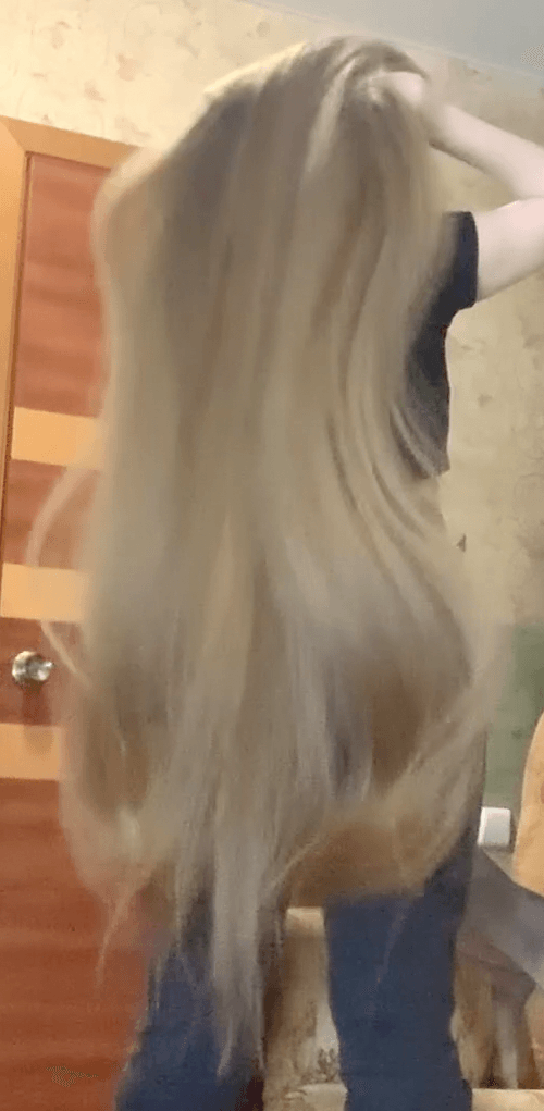 VIDEO - Soft, silky blonde knee length hair
