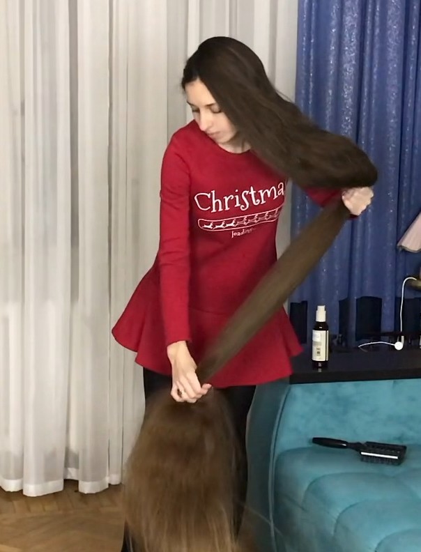 VIDEO - Alena&#x27;s hair oiling