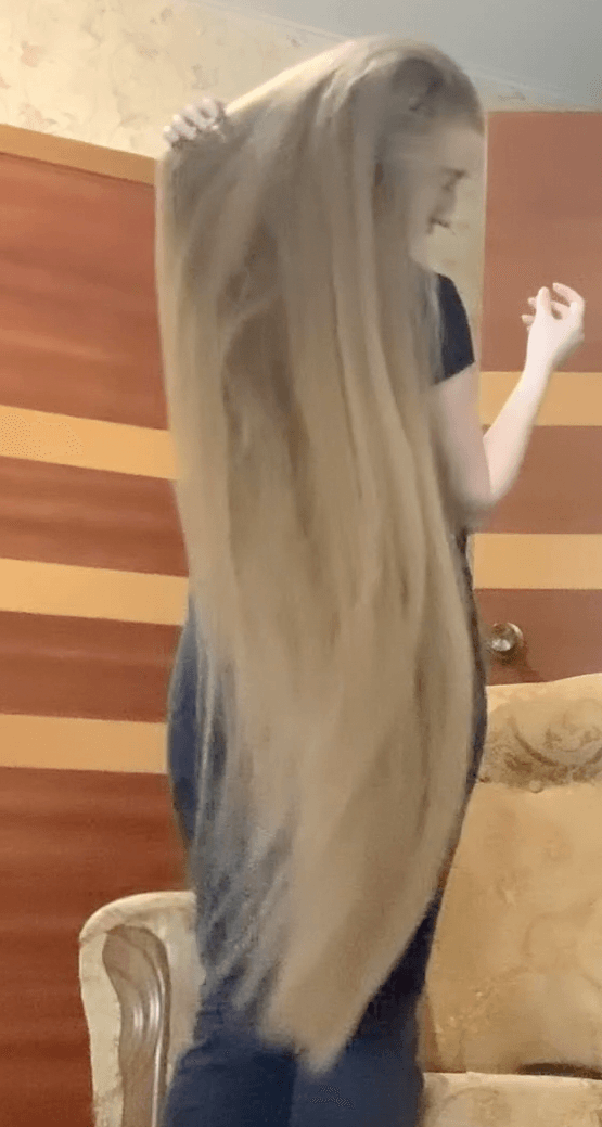 VIDEO - Soft, silky blonde knee length hair