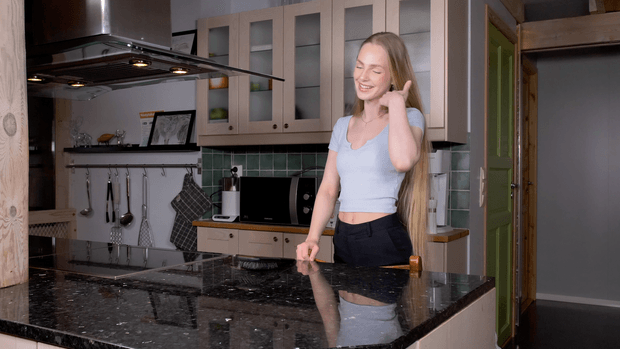 VIDEO - A Rapunzel&#x27;s photoshoot in the kitchen BTS