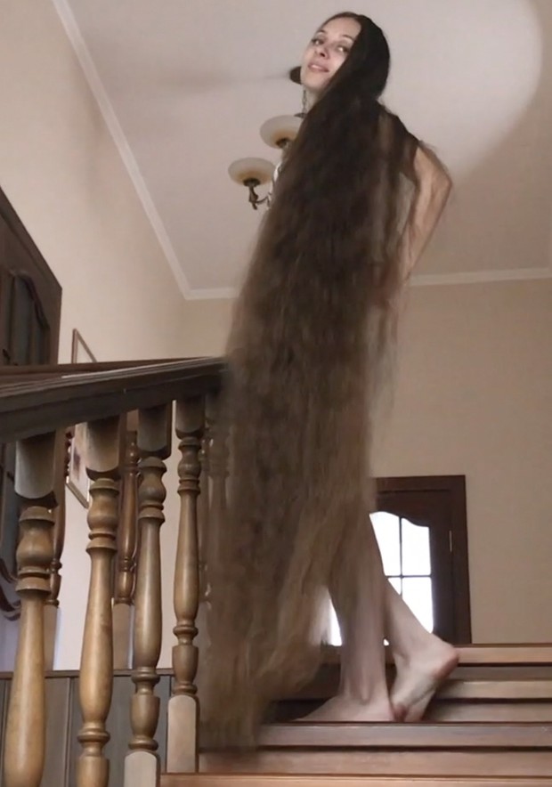 VIDEO - Hair stair