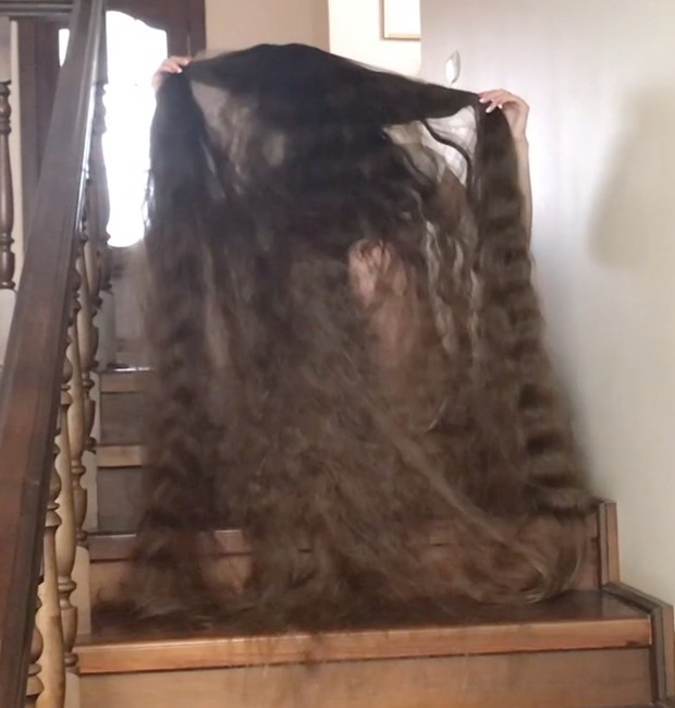 VIDEO - Hair stair