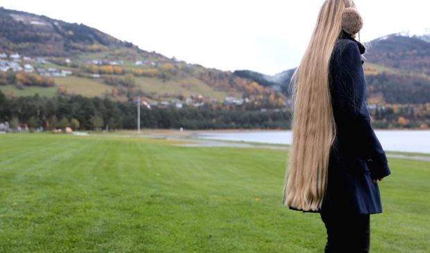 VIDEO - The beautiful park with the view