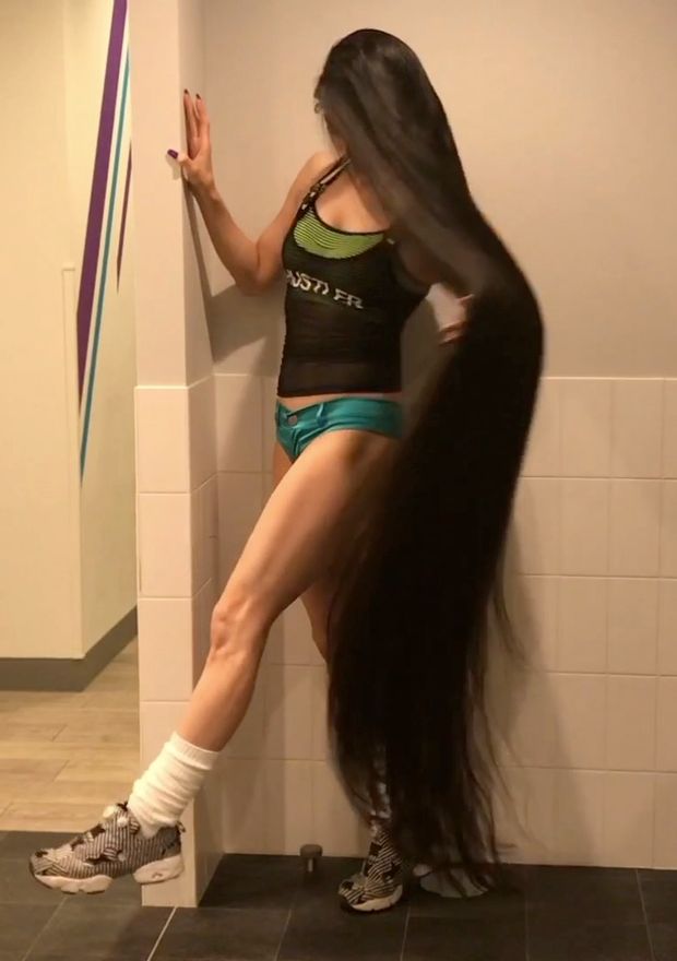 VIDEO - The longest hair at the gym