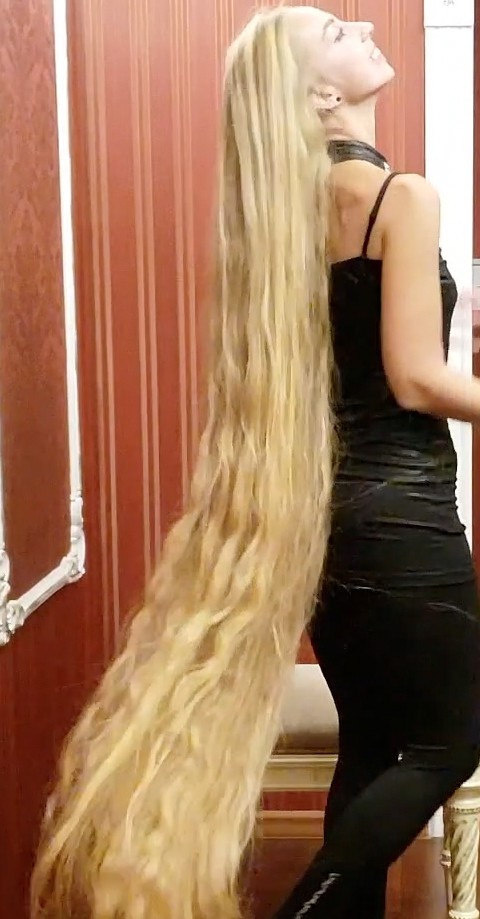 VIDEO - Alena = Perfect, long hair