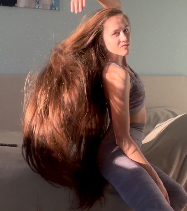 VIDEO - Kristina&#x27;s hair display show
