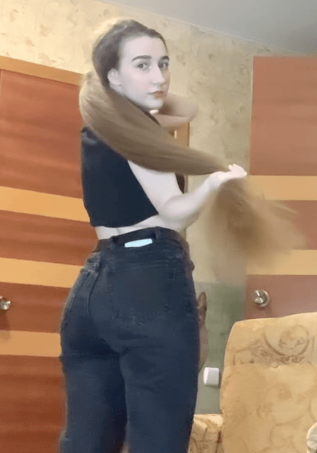 VIDEO - Soft, silky blonde knee length hair