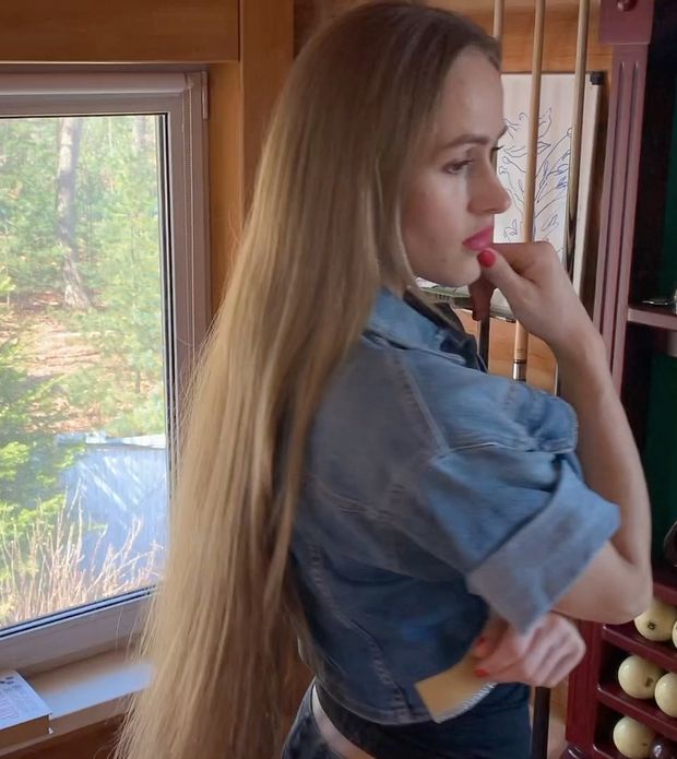 VIDEO - Pool table Rapunzel
