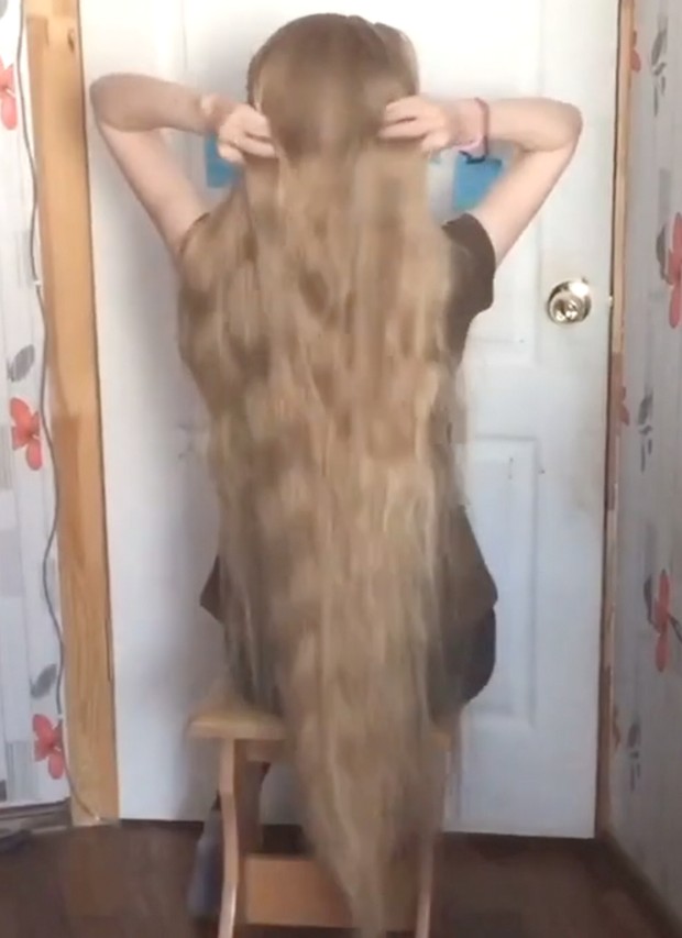 VIDEO - Brush, bun, braid