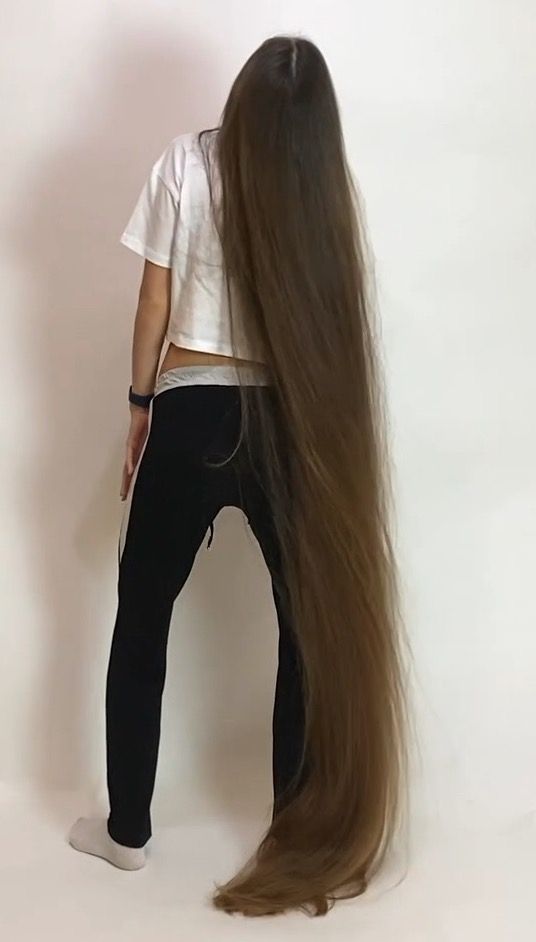VIDEO - The DEFINITION of perfect long hair