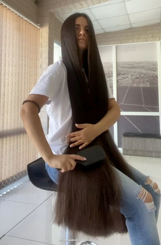 PHONE VIDEO - Insanely thick hair