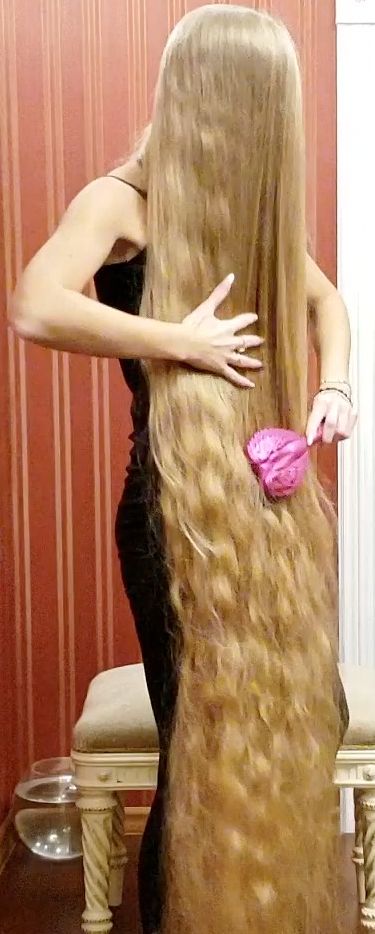 VIDEO - Alena = Perfect, long hair
