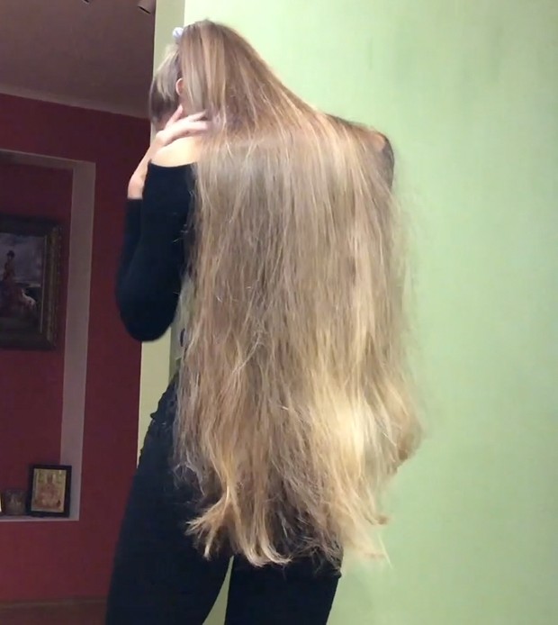 VIDEO - The ultimate ponytails