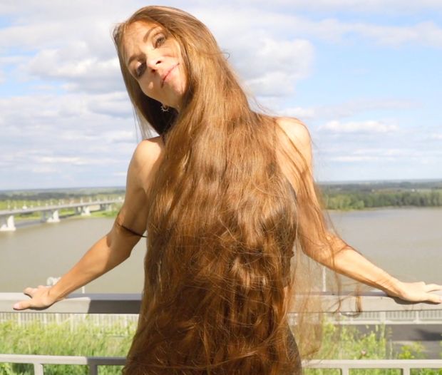 VIDEO - Perfect outdoor hair display