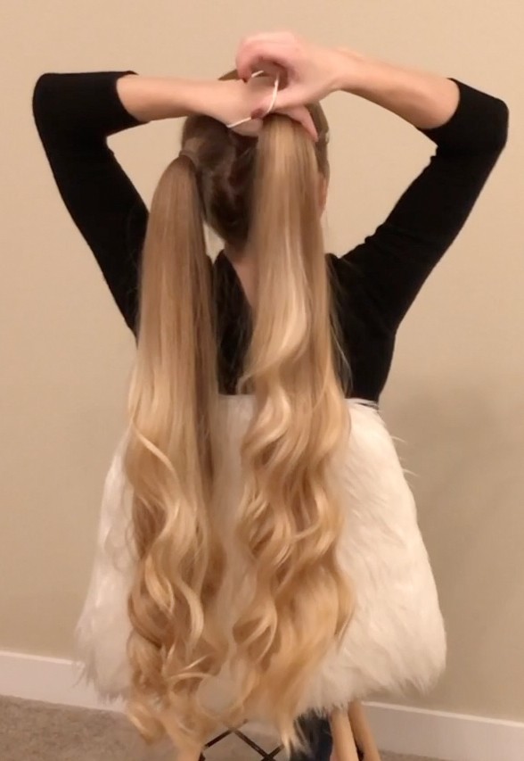 VIDEO - Alena&#x27;s long, healthy curls
