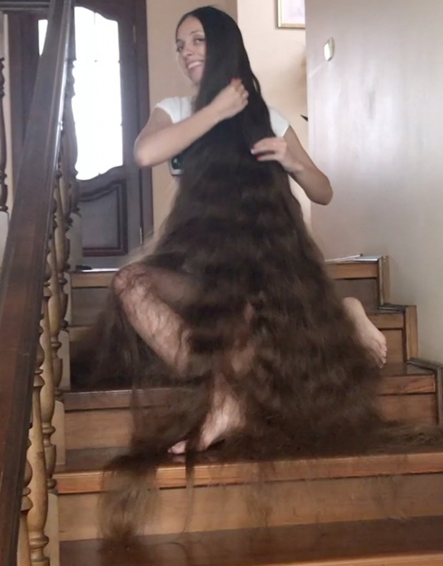 VIDEO - Hair stair