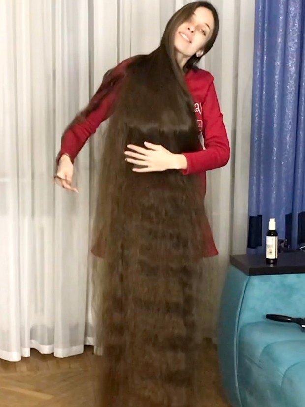 VIDEO - Alena&#x27;s hair oiling