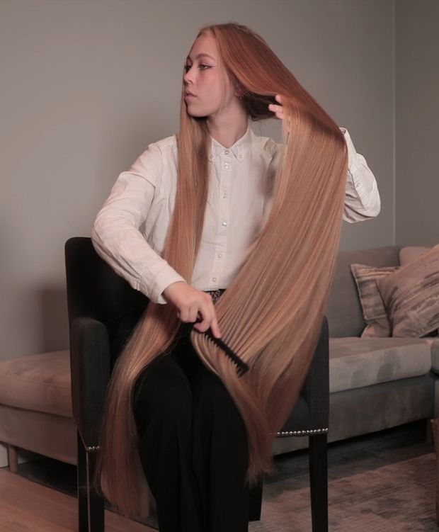 VIDEO - Super long blonde, silky hair brushing and combing