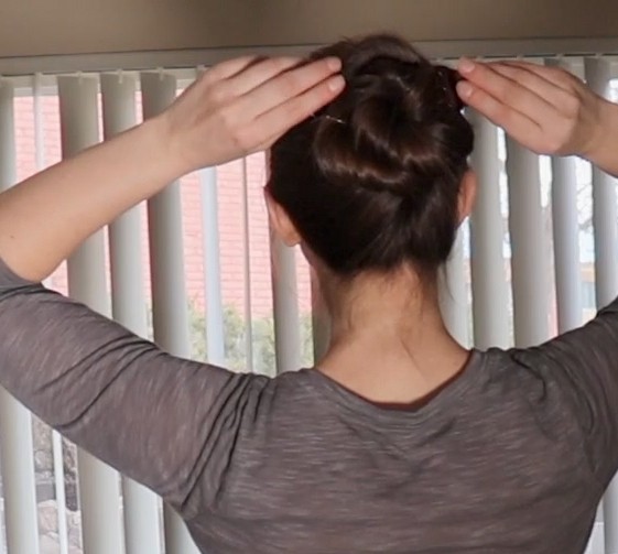 VIDEO - Antonia in her living room