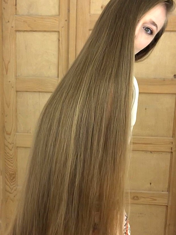 VIDEO - Covered in hair
