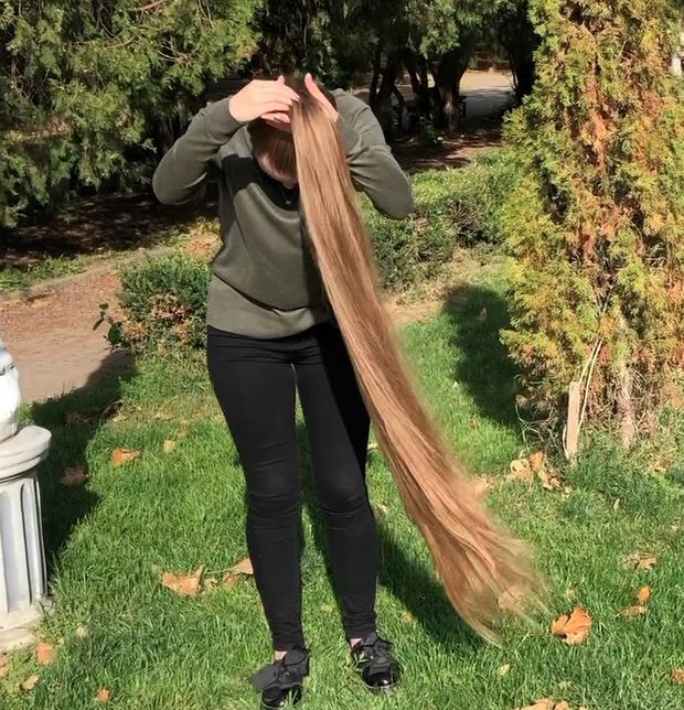 VIDEO - A Rapunzel&#x27;s sunny autumn