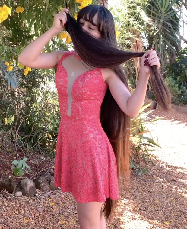 VIDEO - Stefany, the summer Rapunzel