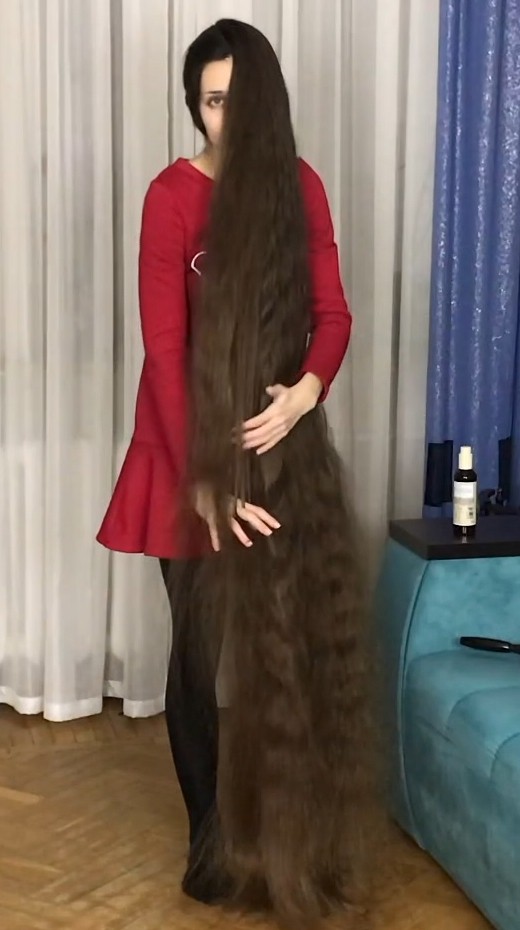 VIDEO - Alena&#x27;s hair oiling
