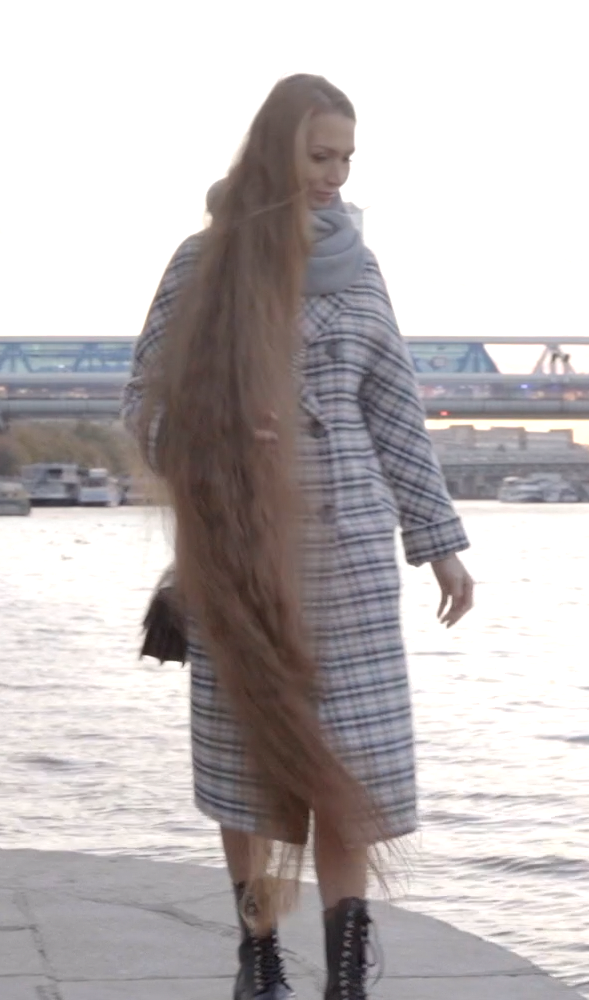 VIDEO - Rapunzel in the city