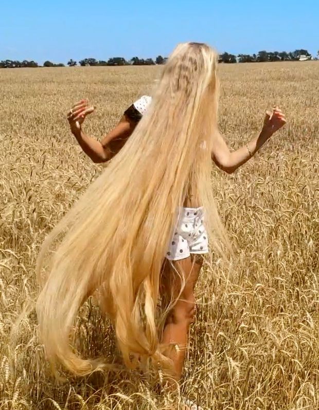 VIDEO - Fields of hair