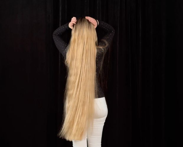 VIDEO - Braids and buns display