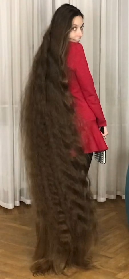 VIDEO - Alena&#x27;s hair oiling