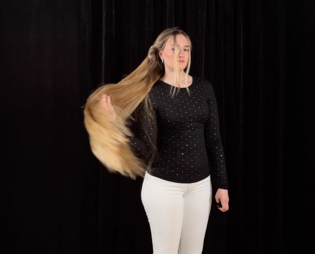 VIDEO - Braids and buns display