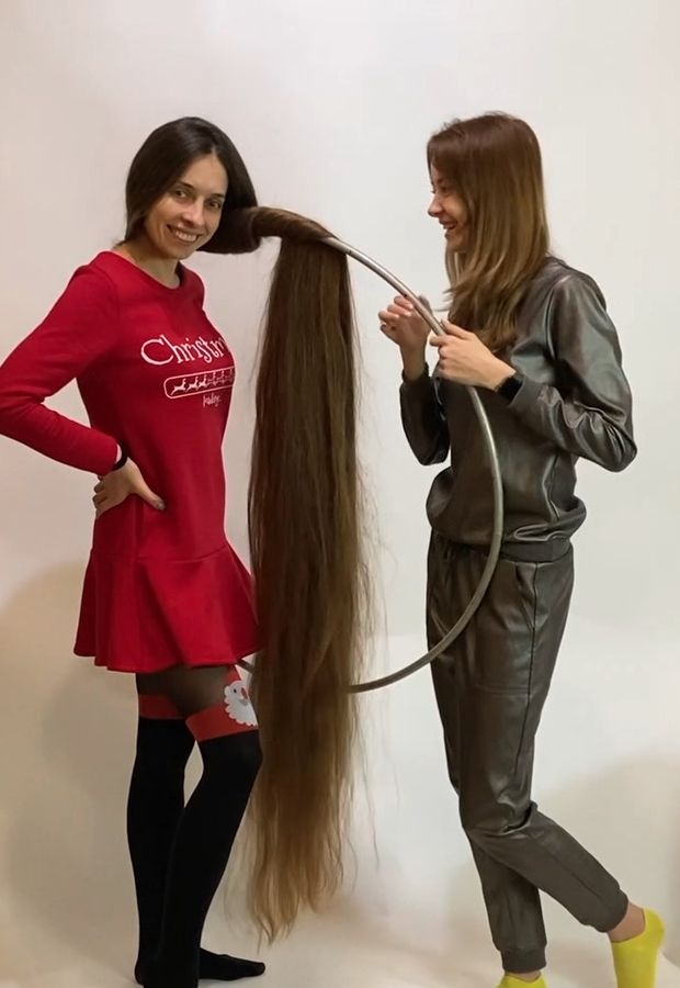 VIDEO - Floor length hair creativity