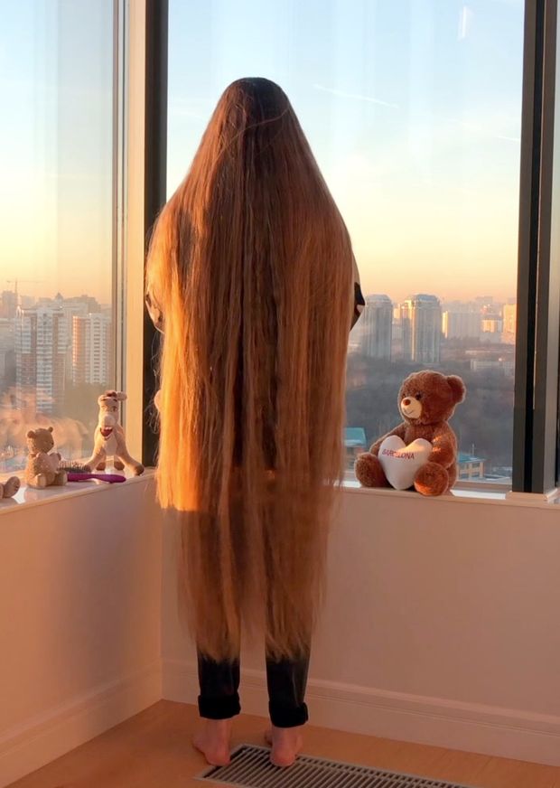 VIDEO - Heavy calf length hair