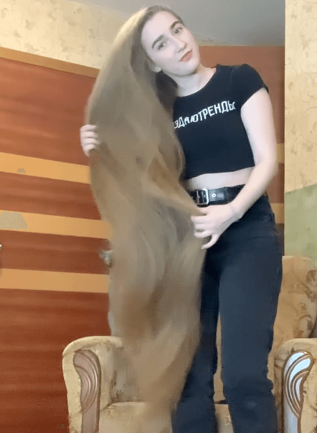 VIDEO - Soft, silky blonde knee length hair