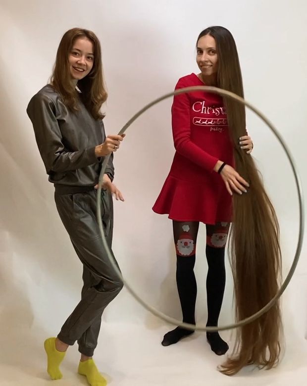VIDEO - Floor length hair creativity