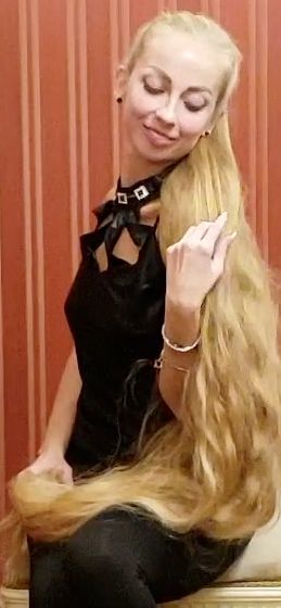 VIDEO - Alena = Perfect, long hair