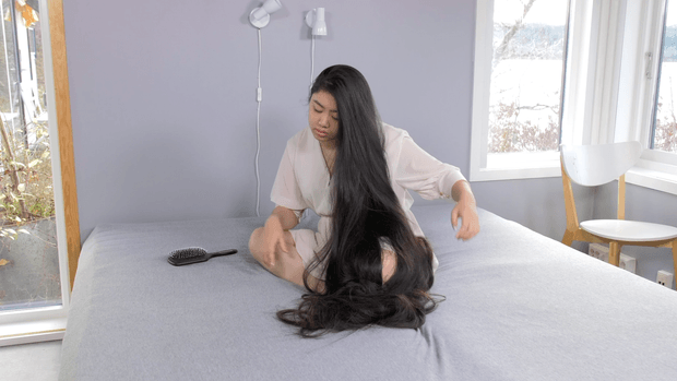 VIDEO - Tons of hair and a very long braid
