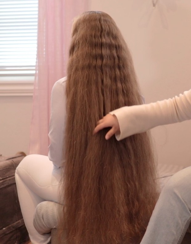 VIDEO - Siri&#x27;s pigtails by Karoline