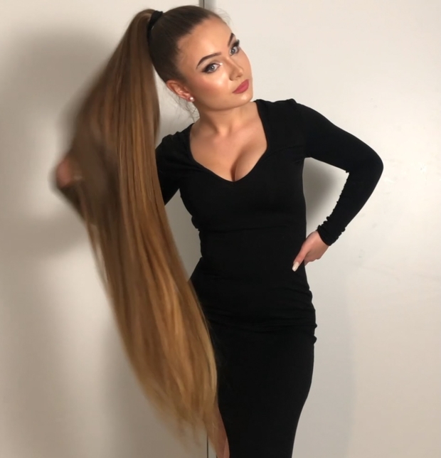 VIDEO - Super elegant ponytail display
