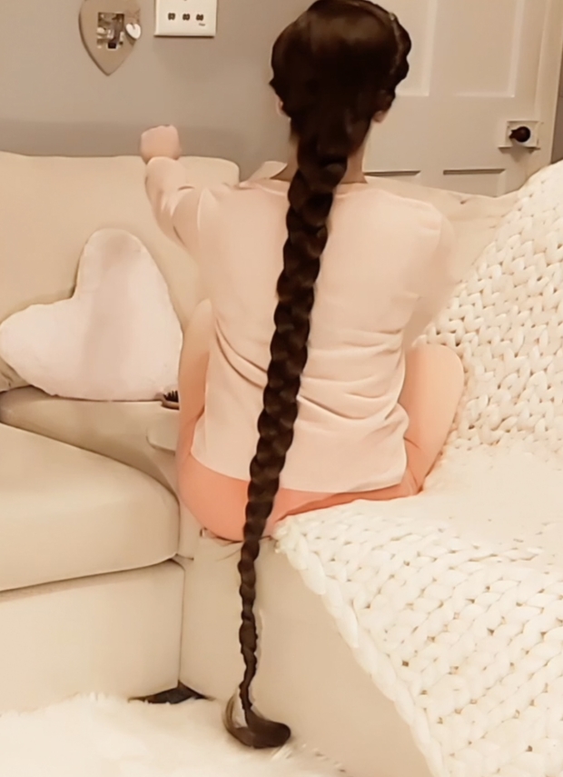 VIDEO - Kornelija&#x27;s hair is very impressive!