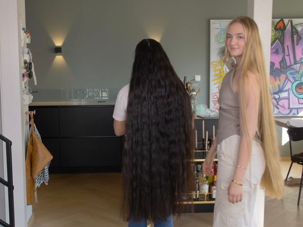 VIDEO - Two very impressive manes