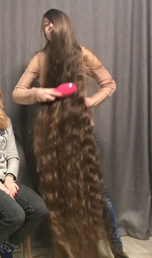 VIDEO - Extreme amount of hair