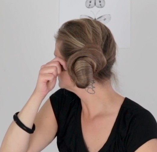 VIDEO - Siri&#x27;s buns on the side of her head