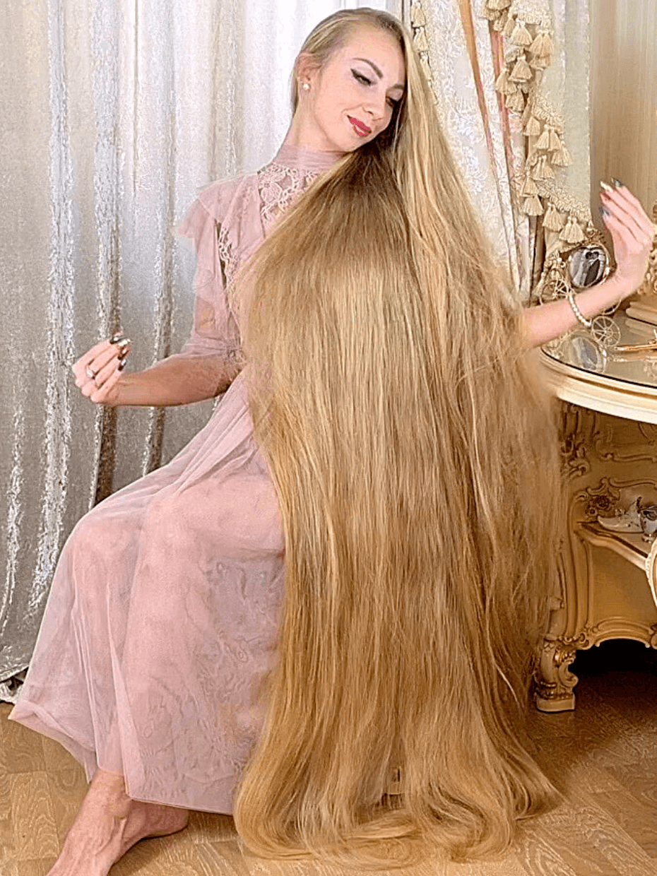 VIDEO - The queen of long hair