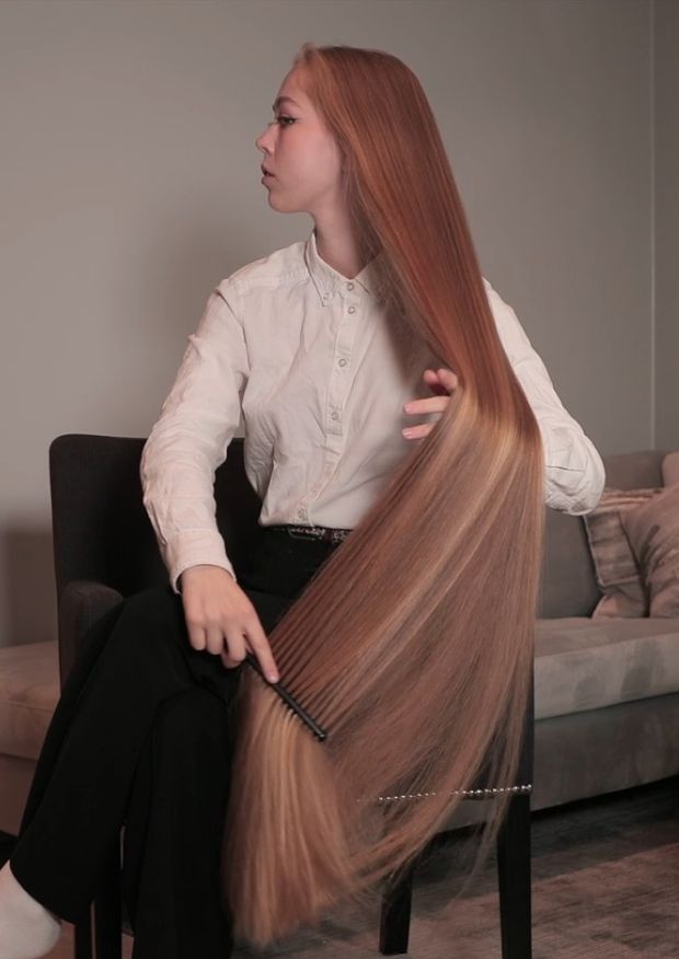 VIDEO - Super long blonde, silky hair brushing and combing