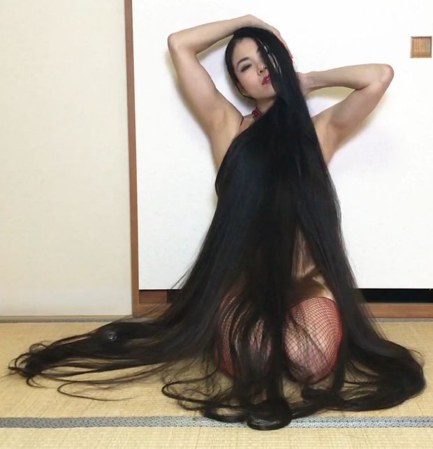 VIDEO - Extreme hair = Extreme hair play